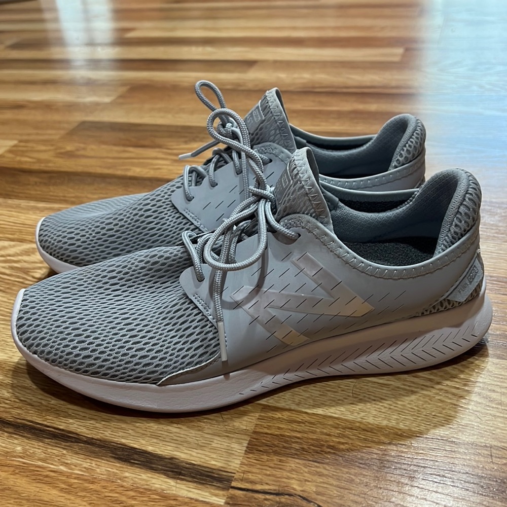 New Balance Women's Fuelcore Coast V3 Running Shoes Gray, Lace Up.Size 9.